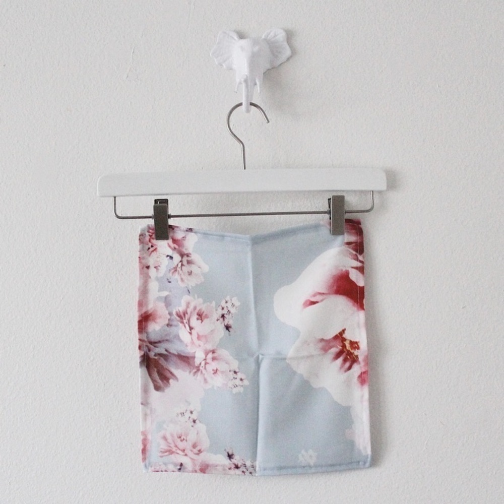 NWT HANDMADE Floral Pocket Square Made by Me #12 L894